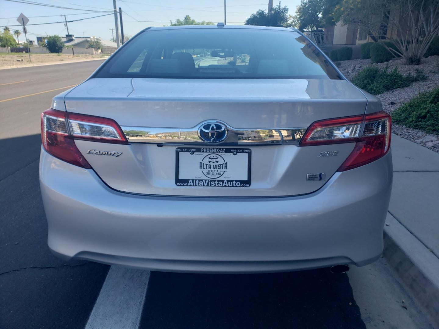2014 /gray and black Toyota Camry Hybrid lx (4T1BD1FK3EU) with an 3.5L V6 DOHC 24V engine, 5-Speed Automatic transmission, located at 323 E Dunlap Ave., Phoenix, AZ, 85020, (602) 331-9000, 33.567677, -112.069000 - Photo#7